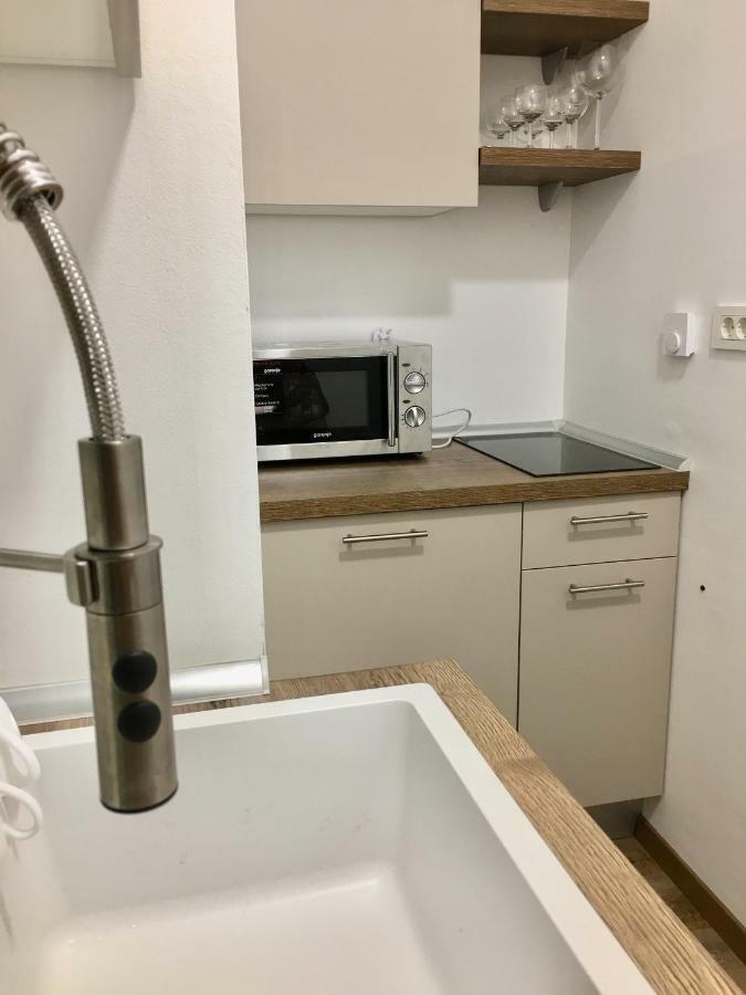 Maja Apartament *